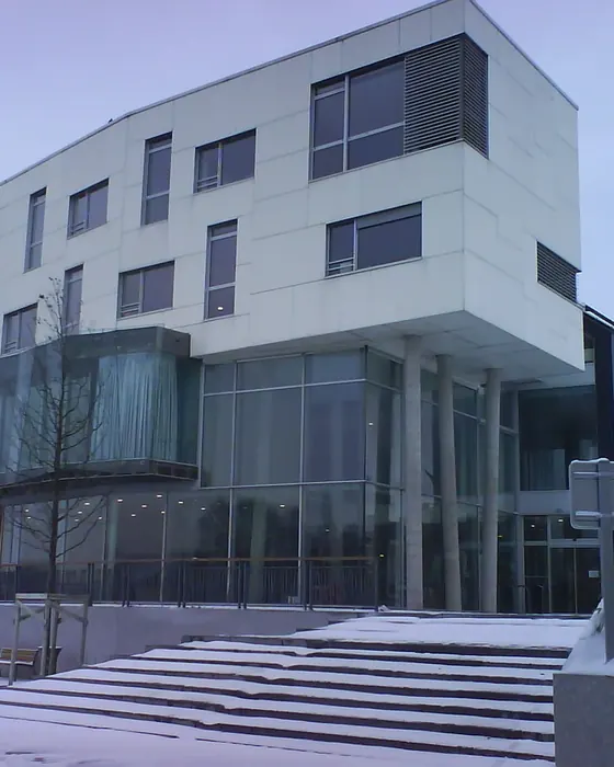 Mairie de Haubourdin, façade contemporaine