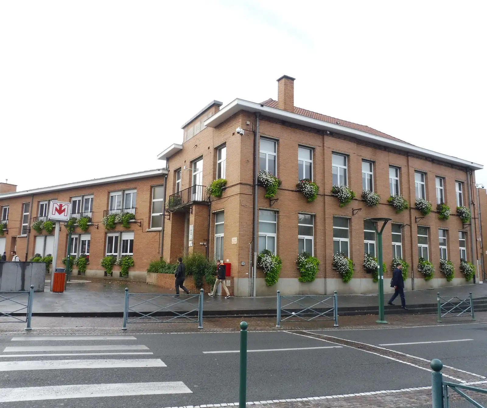 Mairie de Wasquehal, façade fleurie
