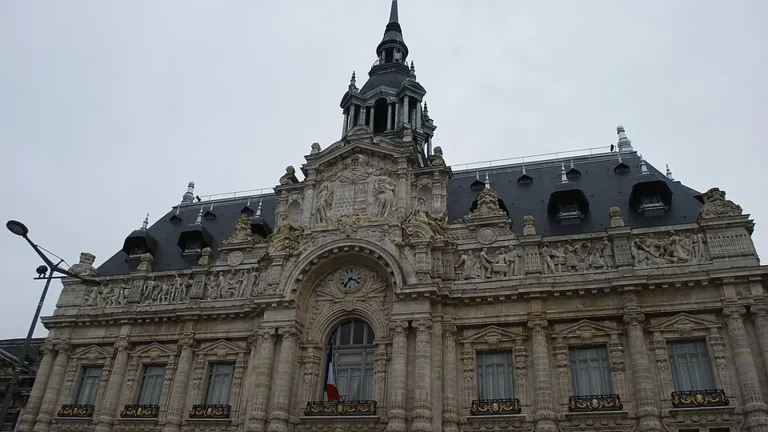 Façade de l'Hôtel de Ville de Roubaix