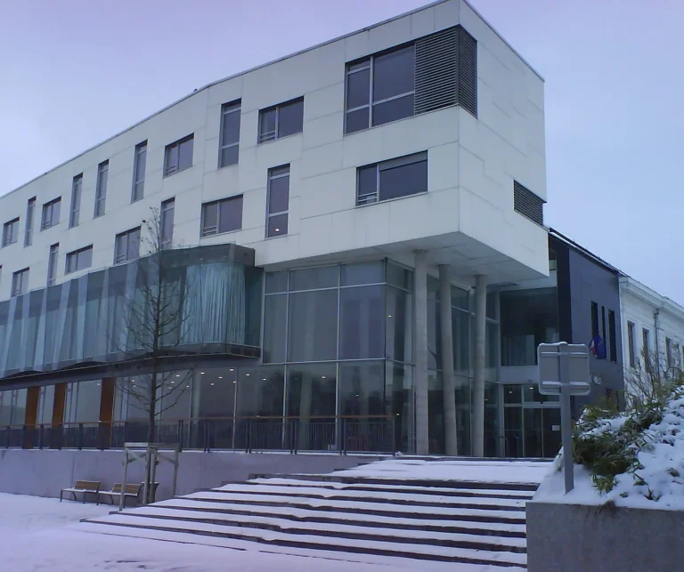 Mairie de Haubourdin, façade contemporaine