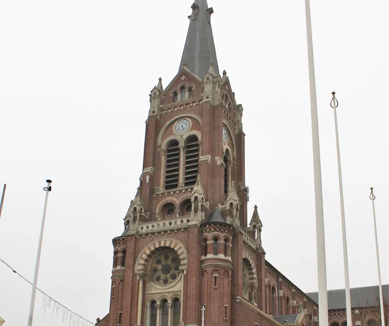 Église Saint-Maclou de Wattrelos, façade en brique